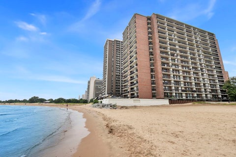 Tiny photo for 5901 N Sheridan Road #13F, Chicago, IL 60660 (MLS # 12735651)