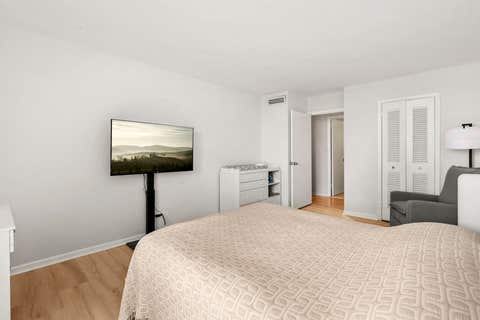 Tiny photo for 5901 N Sheridan Road #13F, Chicago, IL 60660 (MLS # 12735651)
