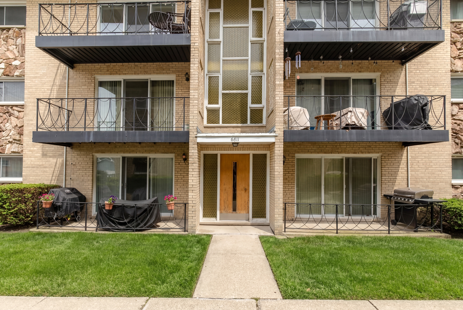 6811 N Olmsted Avenue 106