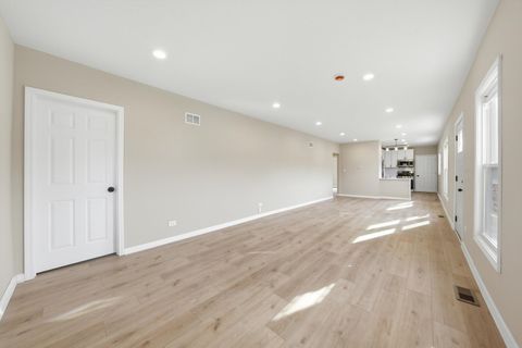 Tiny photo for 639 S 12th Avenue, Maywood, IL 60153 (MLS # 12545457)