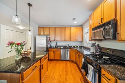 Tiny photo for 3013 W Gunnison Street #2W, Chicago, IL 60625 (MLS # 12534196)