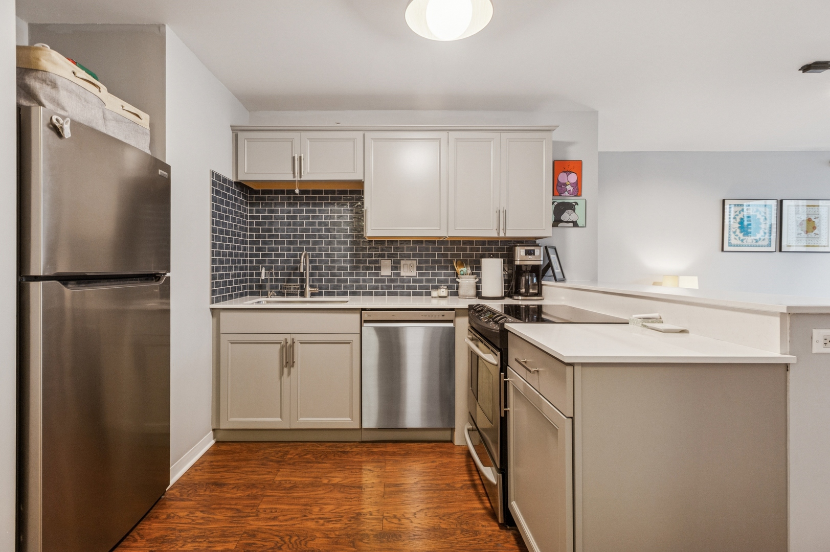2 E ERIE Street 1414