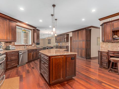 Tiny photo for 5605 S Kensington Avenue, Countryside, IL 60525 (MLS # 12647084)