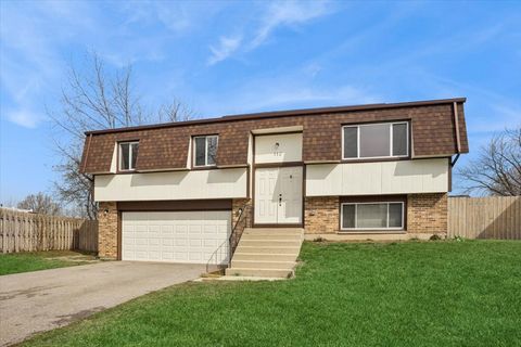 Photo of 112 Placid Avenue, Glendale Heights, IL 60139 (MLS # 12604528)