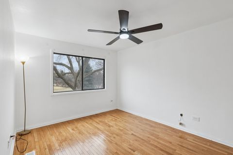 Tiny photo for 105 W Dover Drive, Mount Prospect, IL 60056 (MLS # 12611940)