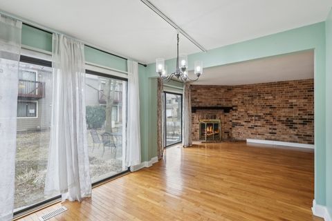 Tiny photo for 105 W Dover Drive, Mount Prospect, IL 60056 (MLS # 12611940)