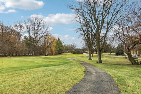 Tiny photo for 105 W Dover Drive, Mount Prospect, IL 60056 (MLS # 12611940)