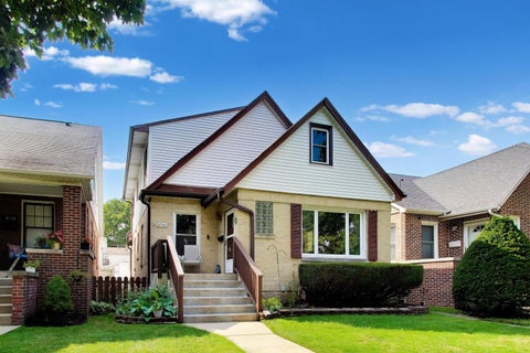 Tiny photo for 6744 N Oconto Avenue, Chicago, IL 60631 (MLS # 12724070)