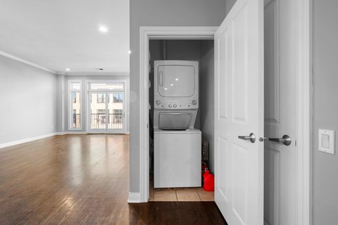 Tiny photo for 1355 W WASHINGTON Boulevard #4D, Chicago, IL 60607 (MLS # 12509978)