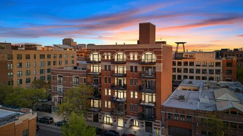 Tiny photo for 1355 W WASHINGTON Boulevard #4D, Chicago, IL 60607 (MLS # 12509978)