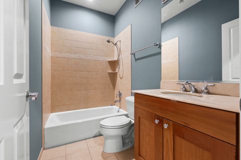 Tiny photo for 1355 W WASHINGTON Boulevard #4D, Chicago, IL 60607 (MLS # 12509978)