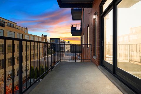 Tiny photo for 1355 W WASHINGTON Boulevard #4D, Chicago, IL 60607 (MLS # 12509978)