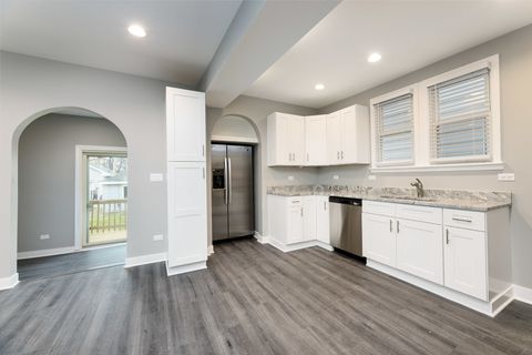 Tiny photo for 1217 Elmwood Avenue, Berwyn, IL 60402 (MLS # 12618498)