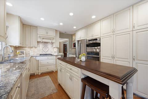 Tiny photo for 5386 Candlewood Court, Lisle, IL 60532 (MLS # 12686385)