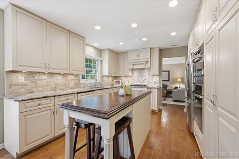 Tiny photo for 5386 Candlewood Court, Lisle, IL 60532 (MLS # 12686385)