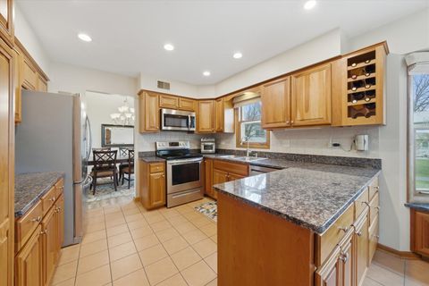 Tiny photo for 6718 Breckenridge Road, Lisle, IL 60532 (MLS # 12599888)