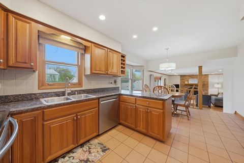 Tiny photo for 6718 Breckenridge Road, Lisle, IL 60532 (MLS # 12599888)