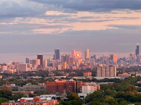 Tiny photo for 1720 Maple Avenue #2380, Evanston, IL 60201 (MLS # 12466315)