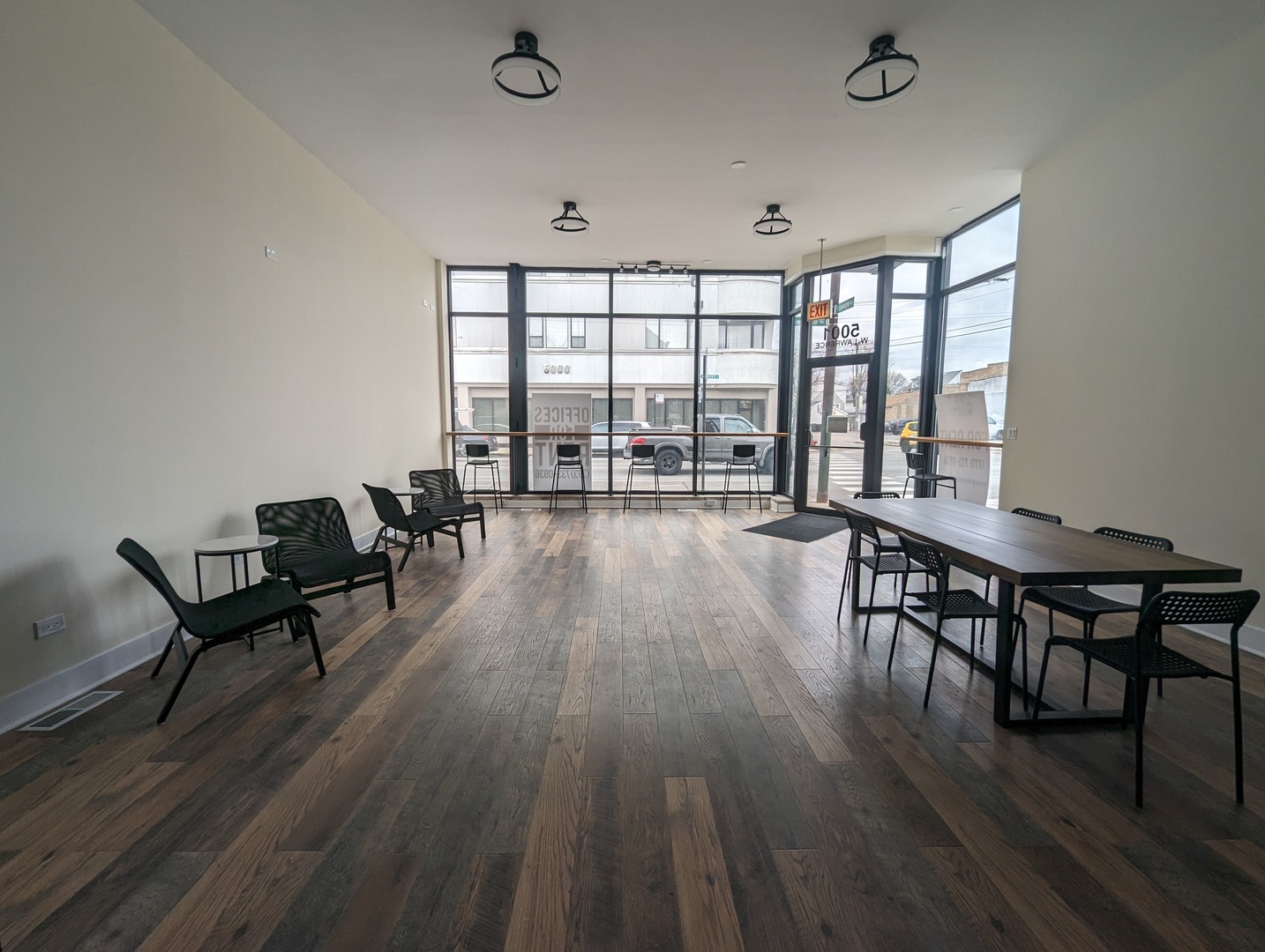 5001 W Lawrence Avenue