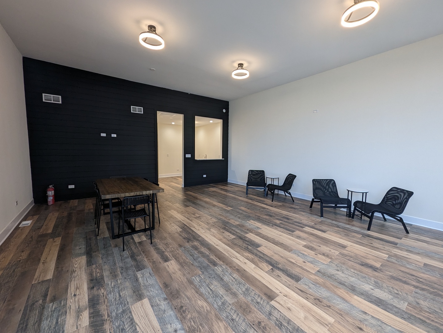 5001 W Lawrence Avenue