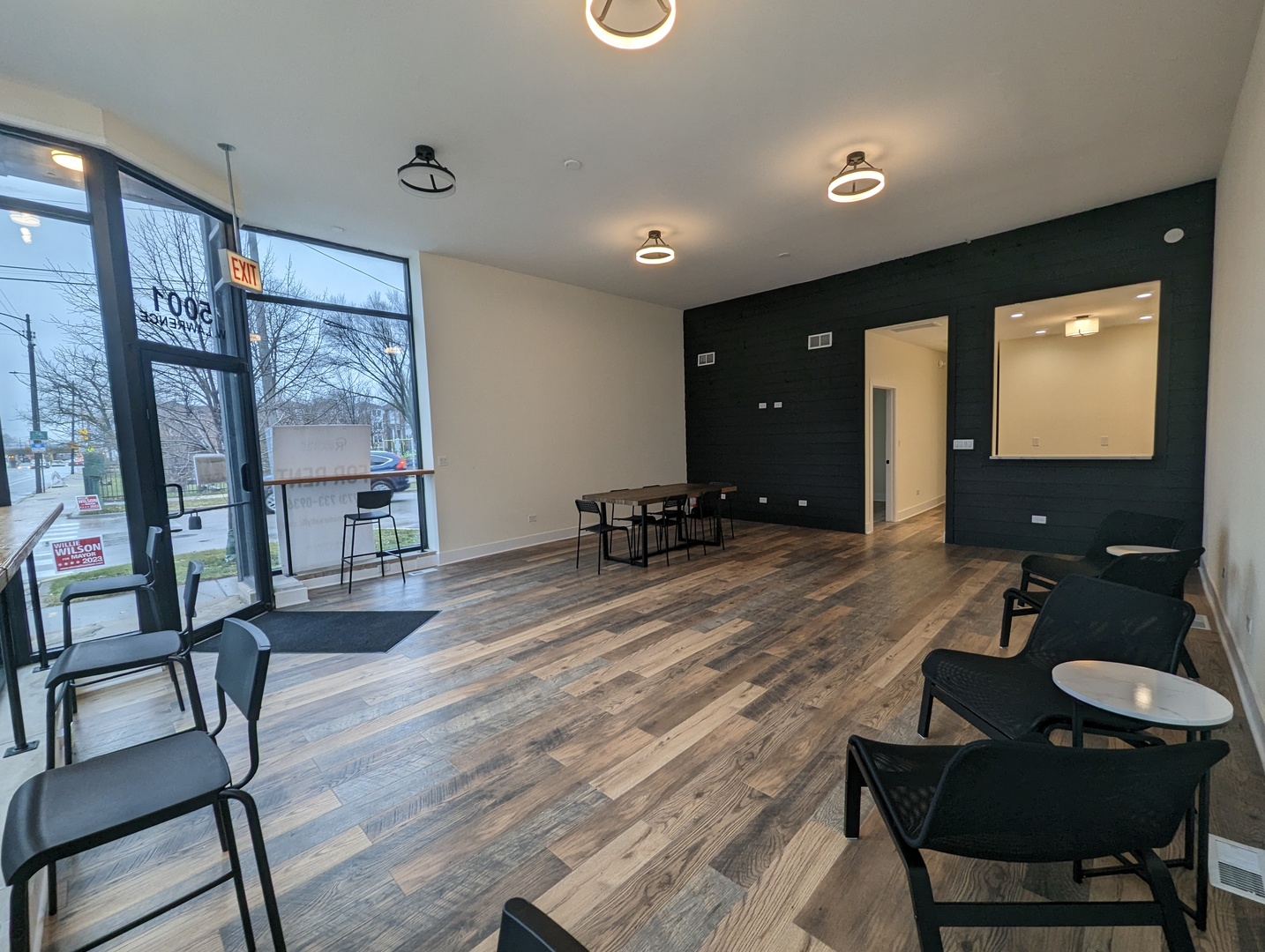 5001 W Lawrence Avenue