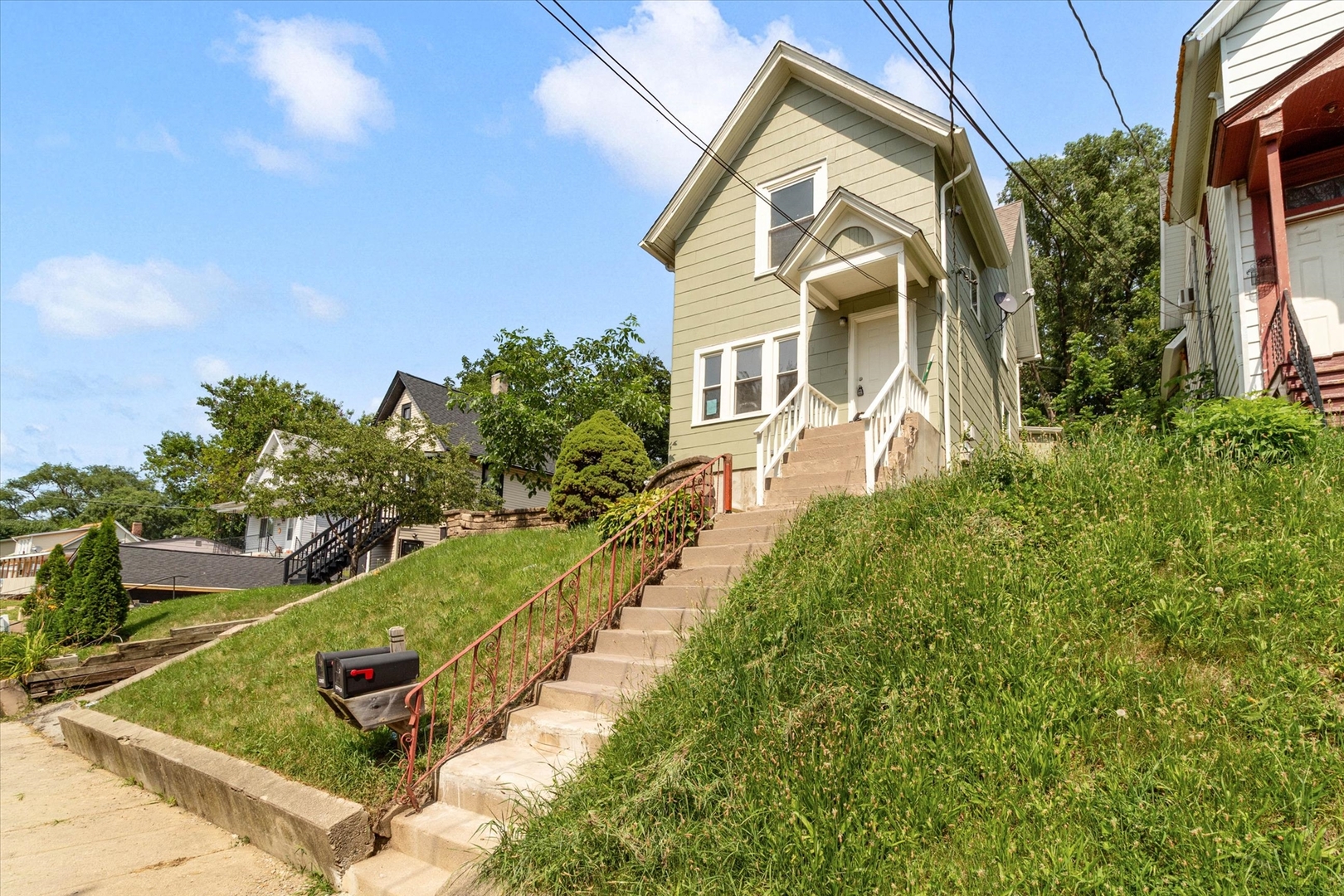 649 Wellington Avenue
