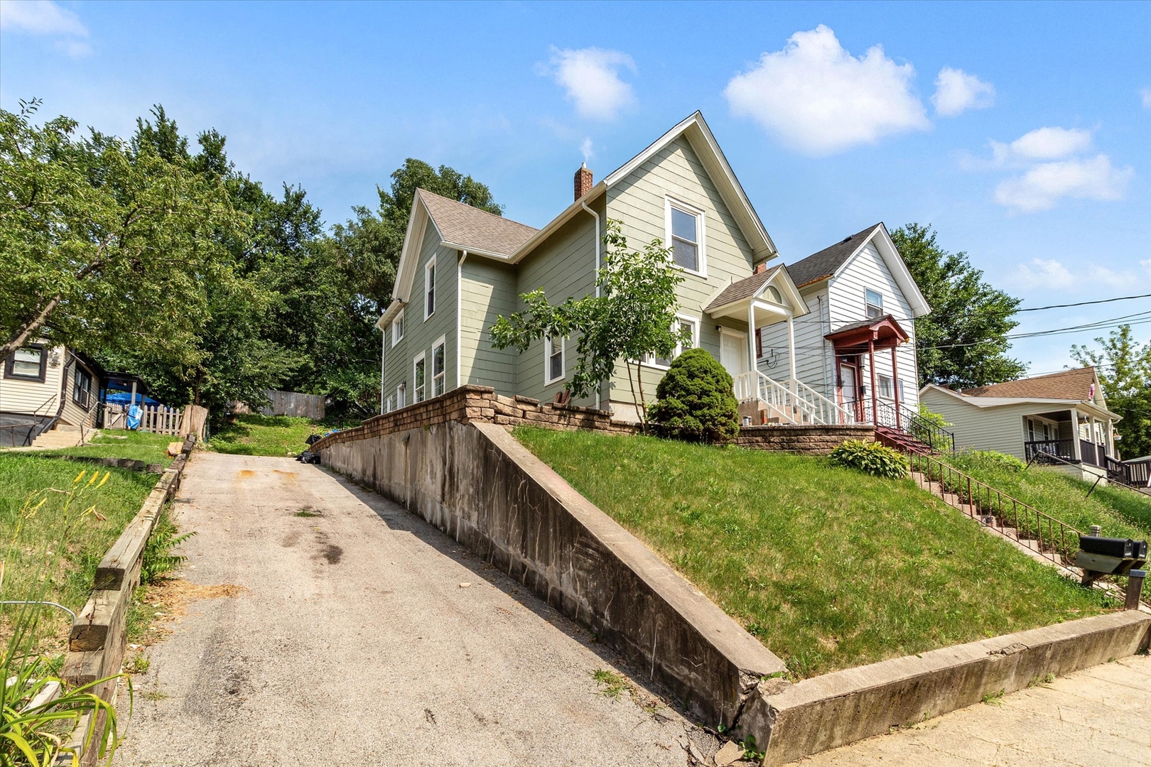 649 Wellington Avenue