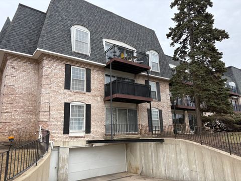 Tiny photo for 5000 Carriageway Drive #211, Rolling Meadows, IL 60008 (MLS # 12580002)