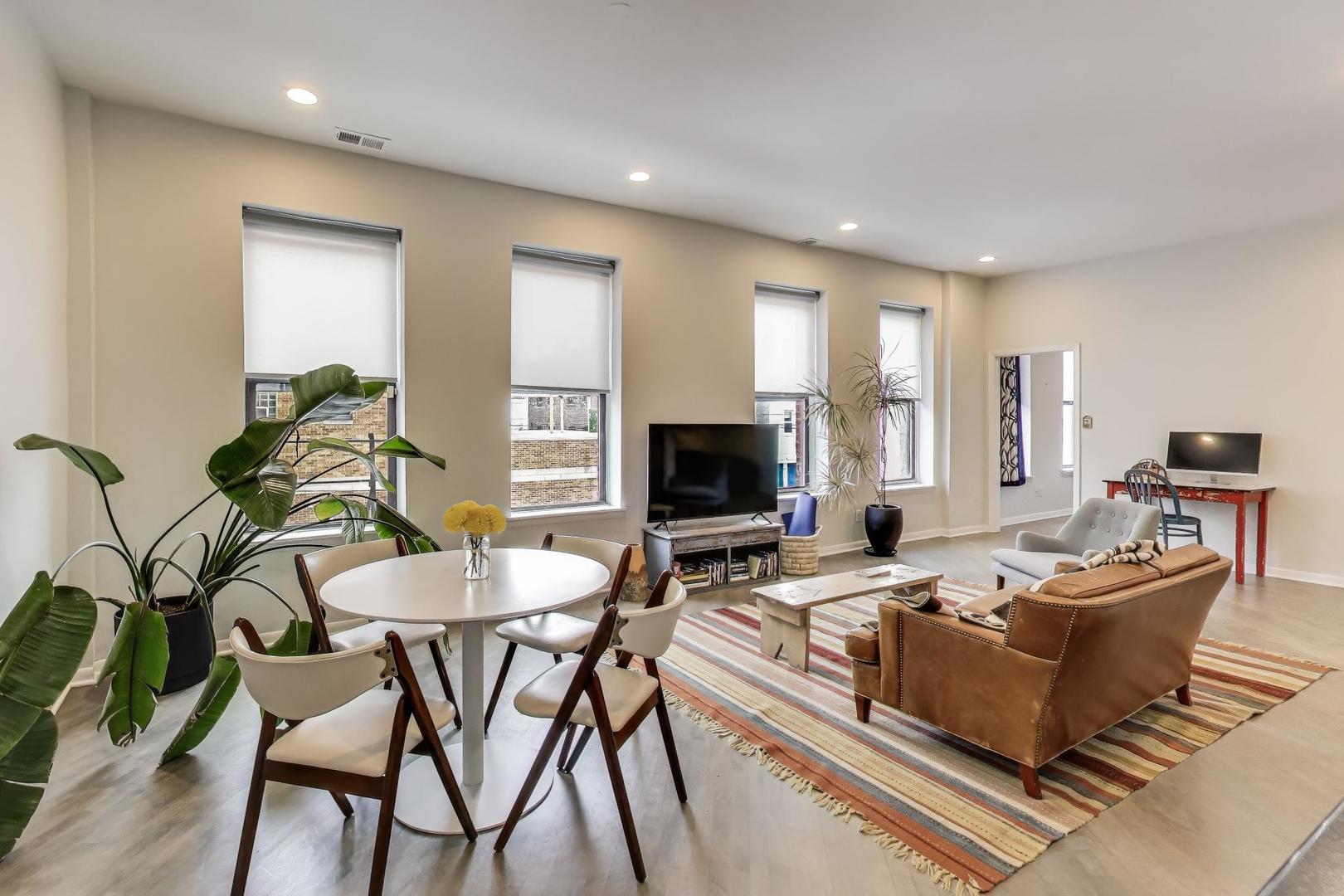 1329 W Chicago Avenue 2R