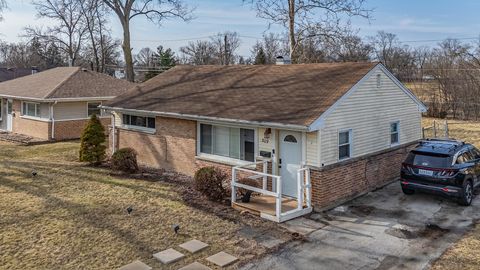 Photo of 309 Blackhawk Drive, Park Forest, IL 60466 (MLS # 12575713)