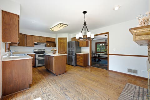 Tiny photo for 307 W Schaumburg Road, Streamwood, IL 60107 (MLS # 12655585)