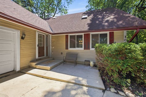 Tiny photo for 307 W Schaumburg Road, Streamwood, IL 60107 (MLS # 12655585)