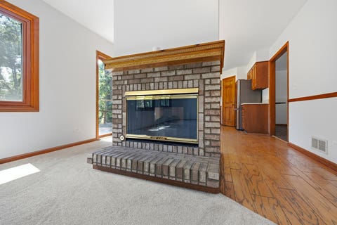 Tiny photo for 307 W Schaumburg Road, Streamwood, IL 60107 (MLS # 12655585)