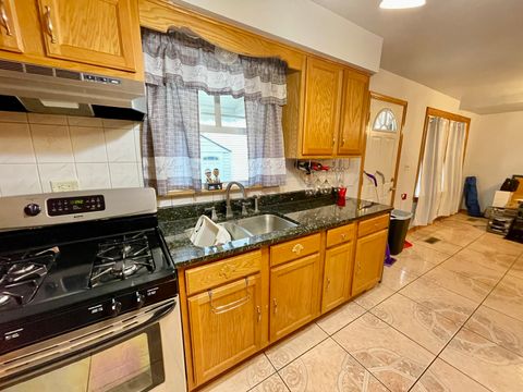 Tiny photo for 2970 W Nelson Street, Chicago, IL 60618 (MLS # 12576952)