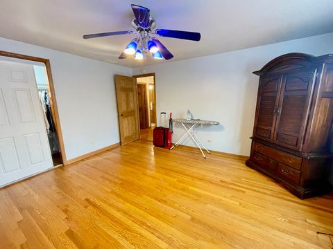 Tiny photo for 2970 W Nelson Street, Chicago, IL 60618 (MLS # 12576952)