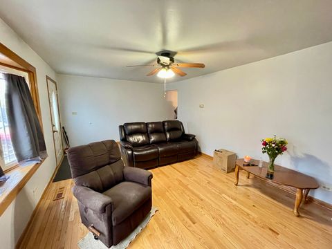 Tiny photo for 2970 W Nelson Street, Chicago, IL 60618 (MLS # 12576952)