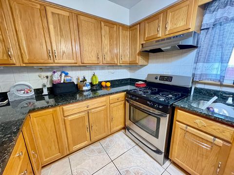 Tiny photo for 2970 W Nelson Street, Chicago, IL 60618 (MLS # 12576952)