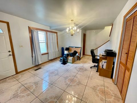 Tiny photo for 2970 W Nelson Street, Chicago, IL 60618 (MLS # 12576952)