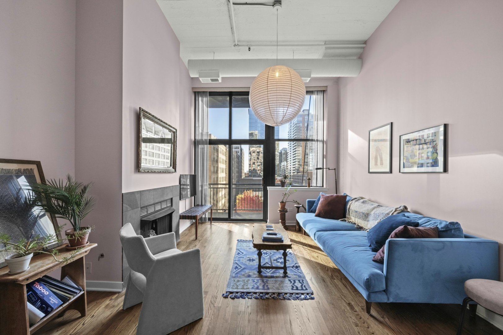 547 S Clark Street 604