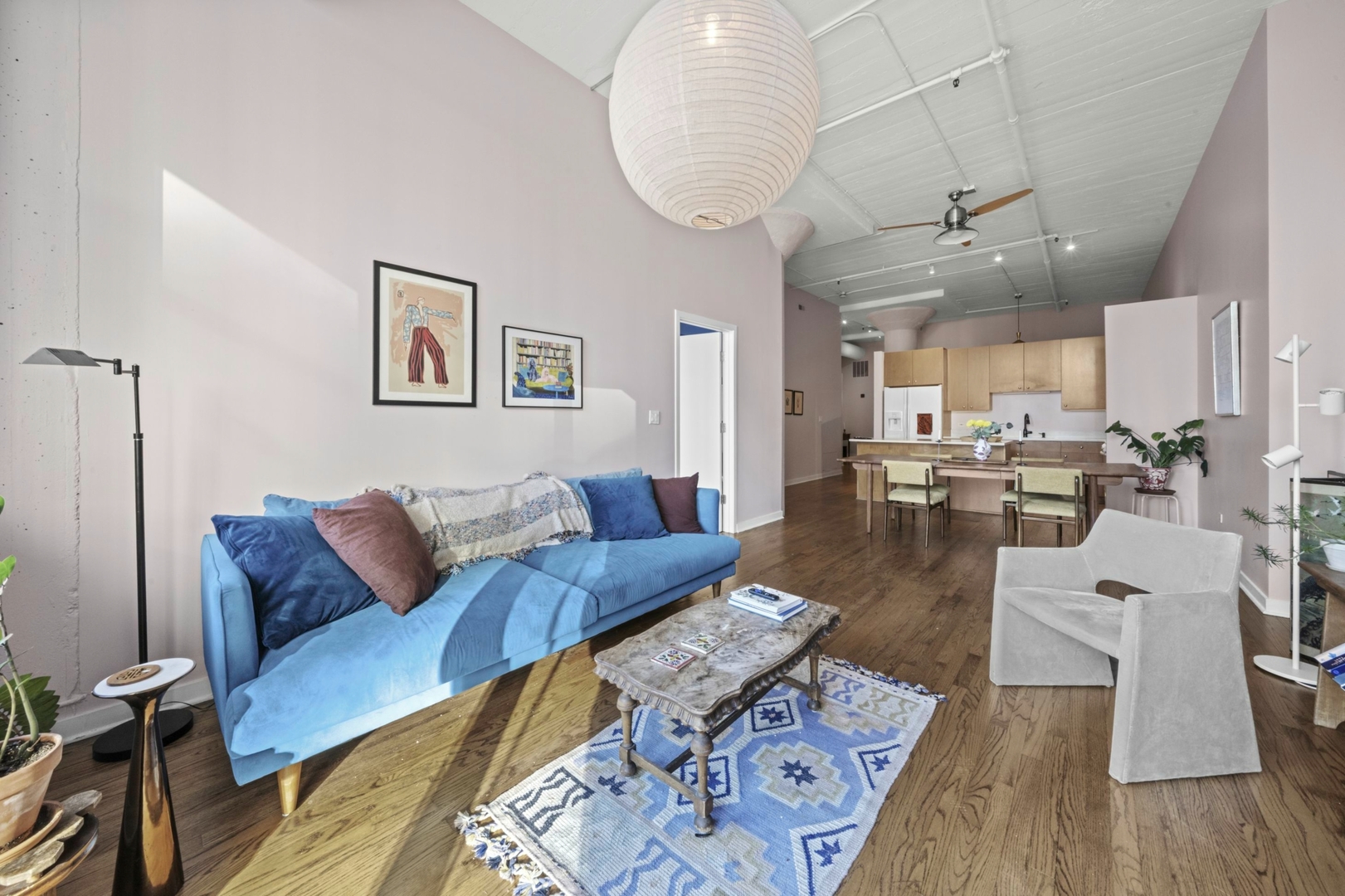 547 S Clark Street 604