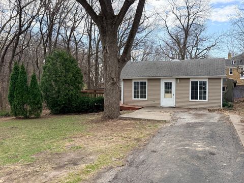 Photo of 1417 W 12th Street, Davenport, IA 52804 (MLS # 12601023)