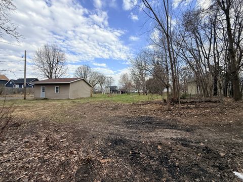 Tiny photo for 1417 W 12th Street, Davenport, IA 52804 (MLS # 12601023)