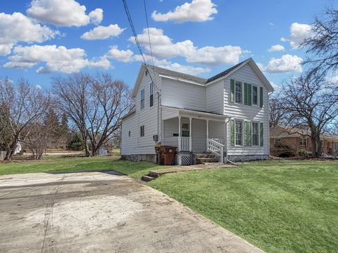 Photo of 1415 S Walnut Avenue, Freeport, IL 61032 (MLS # 12598822)