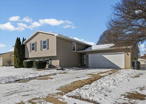 Tiny photo for 2823 Rutherford Drive, Bloomington, IL 61705 (MLS # 12551293)