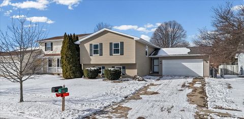 Tiny photo for 2823 Rutherford Drive, Bloomington, IL 61705 (MLS # 12551293)