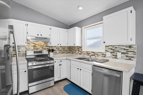 Tiny photo for 2823 Rutherford Drive, Bloomington, IL 61705 (MLS # 12551293)