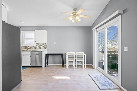 Tiny photo for 2823 Rutherford Drive, Bloomington, IL 61705 (MLS # 12551293)