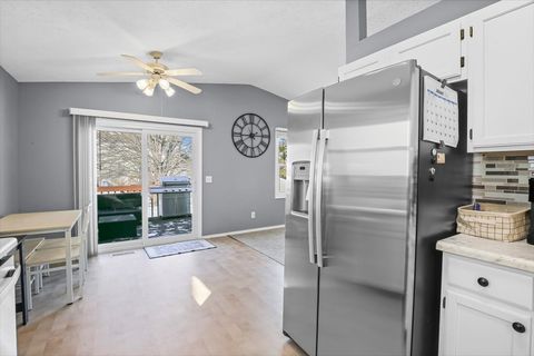 Tiny photo for 2823 Rutherford Drive, Bloomington, IL 61705 (MLS # 12551293)