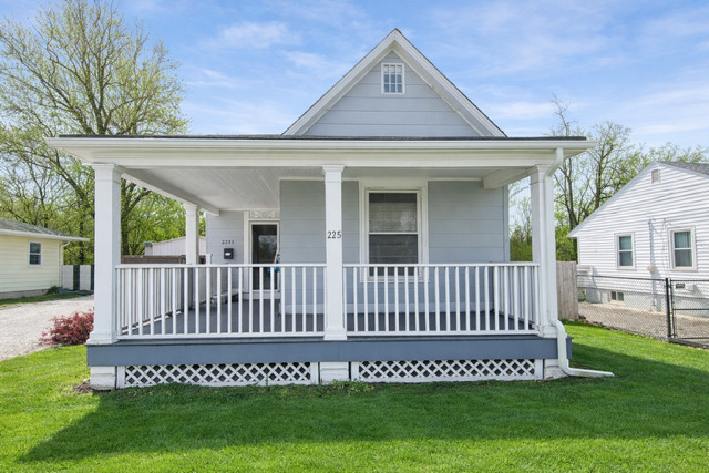 2285 W Center Street