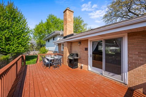 Tiny photo for 527 CUMNOR Court, Deerfield, IL 60015 (MLS # 12627625)